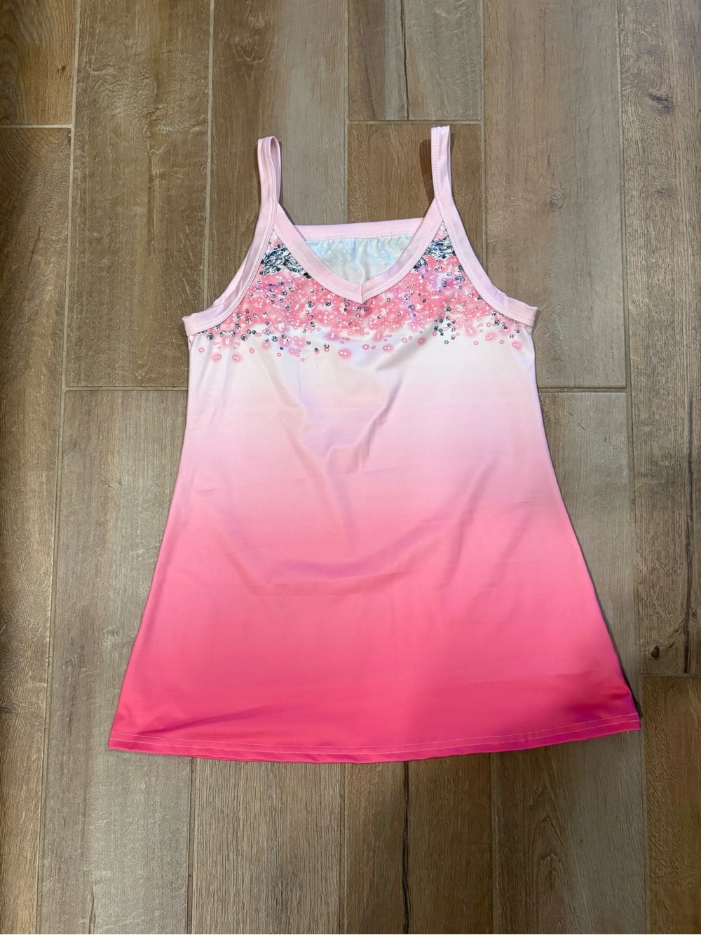 NWOT-Pink Ombre Beaded design Tank top